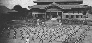 Allenamento Di Karate Davanti Al Castello Di Shuri A Naha (1938)